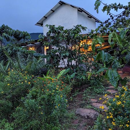 Appartamento Ivy Coffee Farm - Garden House Duc Trong Esterno foto